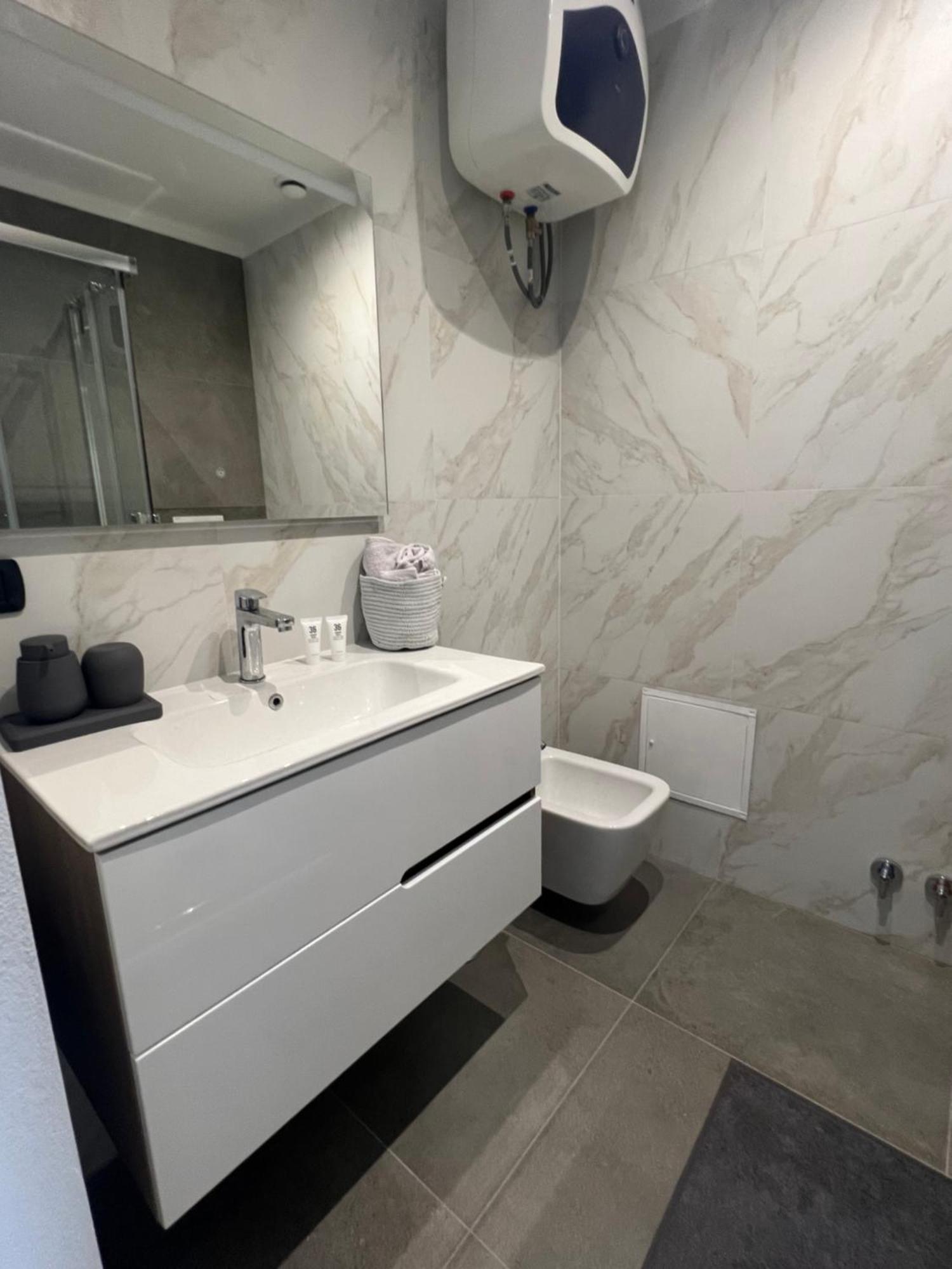 Aparthotel Monolocale Ovidio Mediolan Zewnętrze zdjęcie