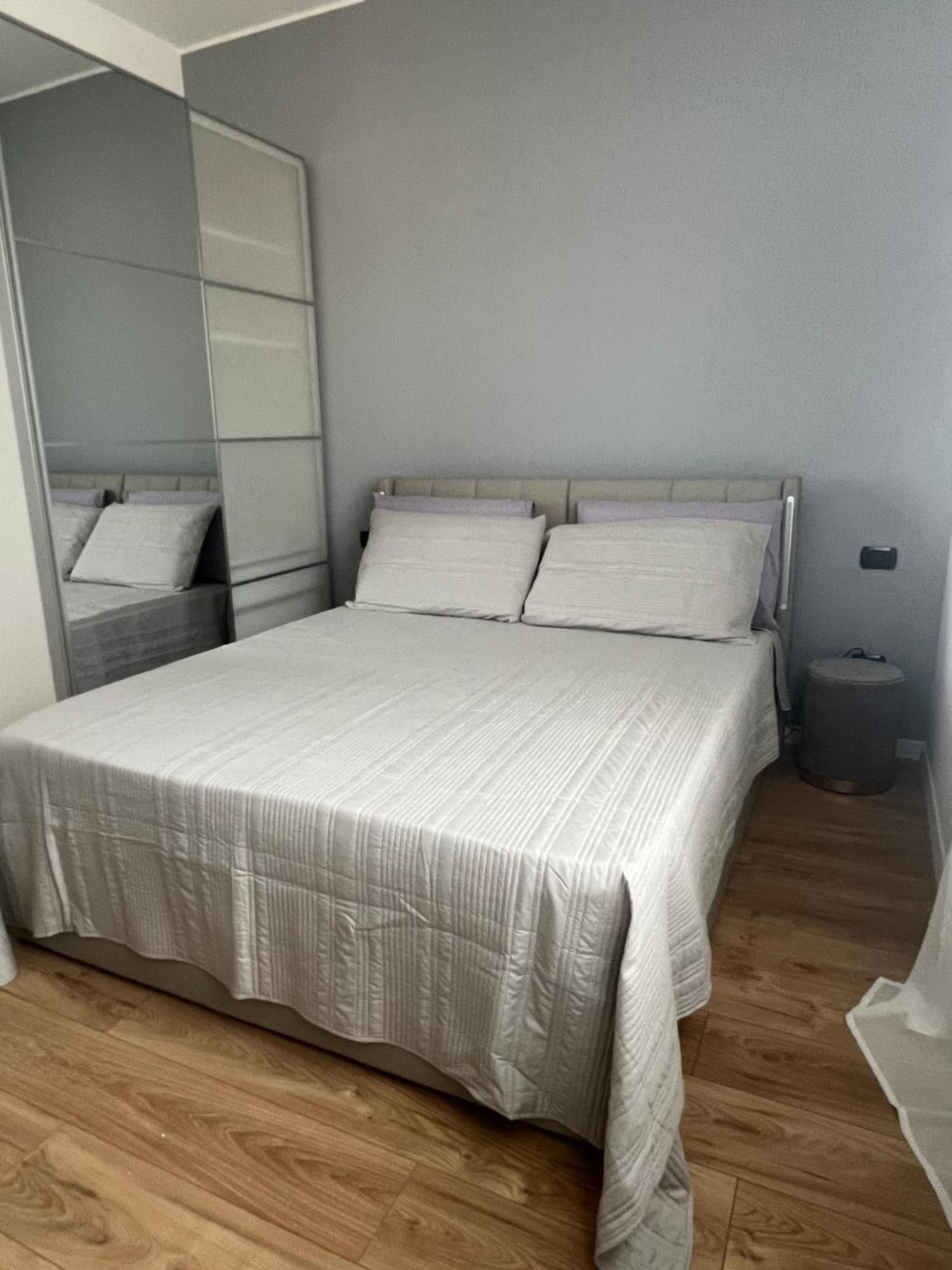 Aparthotel Monolocale Ovidio Mediolan Zewnętrze zdjęcie
