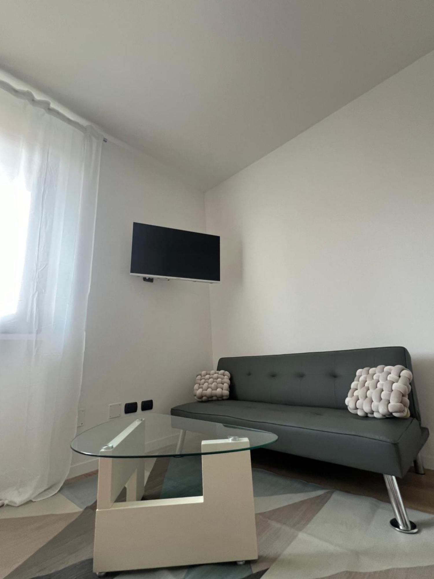 Aparthotel Monolocale Ovidio Mediolan Zewnętrze zdjęcie